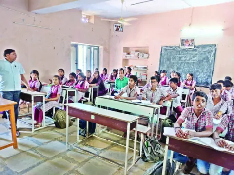తొమ్మిదేళ్లుగా శతశాతం ఉత్తీర్ణత