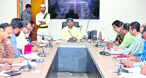 ఇందిరమ్మ ఇళ్లకు ఉచిత ఇసుక 