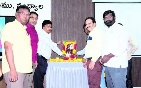 మన్యం వీరుడి పోరాటం స్ఫూర్తిదాయకం 