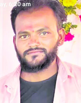 మద్యం మత్తులో యువకుడు ఆత్మహత్య