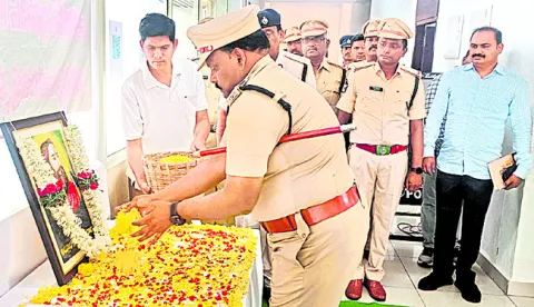 అల్లూరి పోరాటం స్ఫూర్తిదాయకం 