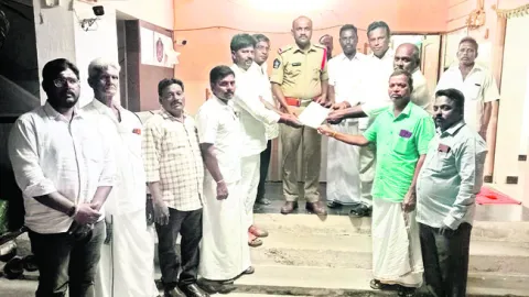గుణశేఖర్‌రెడ్డిపై కేసు నమోదు చేయండి 
