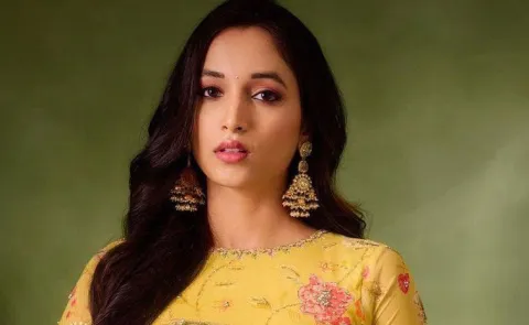 Srinidhi Shetty Got Emotional In A Interview Telling About Her Mother9
