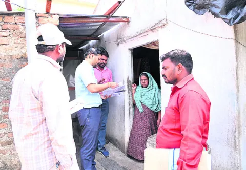 అర్హుల పేర్లు మాత్రమే జాబితాలో ఉండాలి
