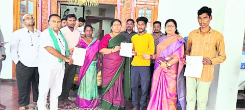పేదలు సద్వినియోగం చేసుకోవాలి
