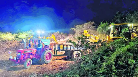 అధికారులకు లంచం ఇస్తే చాలు 