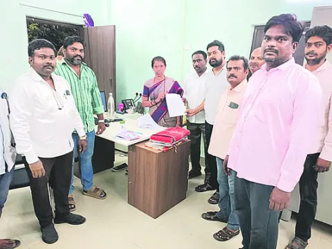 ఎడిటర్‌ ఇంటిపై దాడి హేయమైన చర్య 