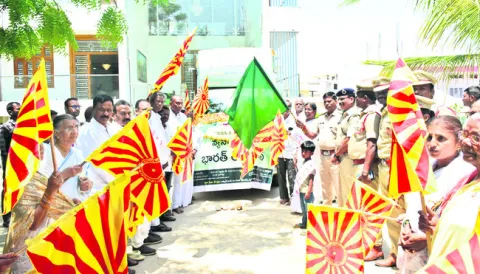 యువత చెడు వ్యసనాలకు దూరంగా ఉండాలి 