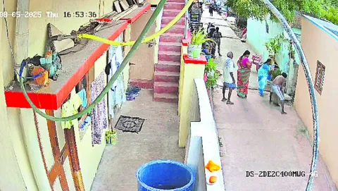 ఒంటరి మహిళపై దౌర్జన్యం 