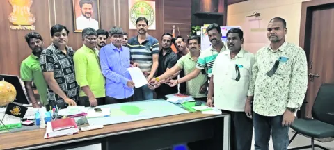 పత్రికా స్వేచ్ఛకు  గొడ్డలి పెట్టు
