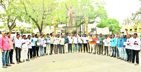 ‘సాక్షి’ ఎడిటర్‌ ఇంటిపై దాడి అమానుషం