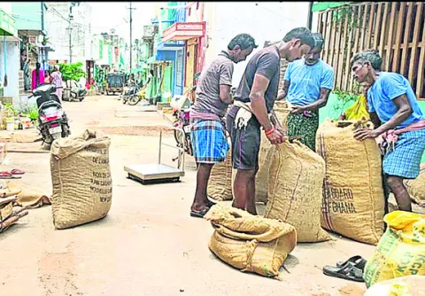 దళారు
