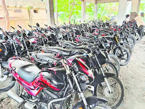 అంతర్‌ రాష్ట్ర బైక్‌ చోరీ ముఠాకు చెక్‌! 