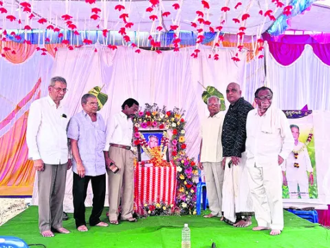 రిటైర్డ్‌ ఎంఈఓకు  పలువురి నివాళి