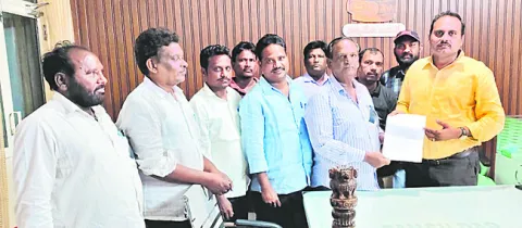 పత్రికా స్వేచ్ఛను పరిరక్షించాలి 