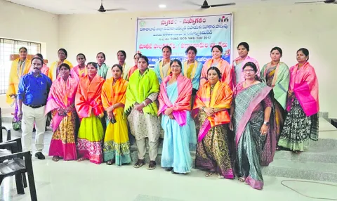 సమాఖ్యలో రాజకీయం!