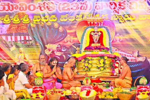 వైభవ వేంకటేశ్వరుడి కల్యాణ వైభోగం