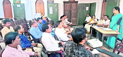విద్యార్థుల నమోదు పెంచాలి