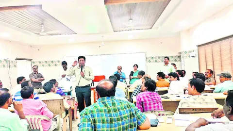 విద్యార్థులకు వినూత్నంగా బోధించాలి