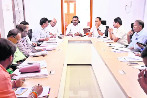 సాగునీటి రంగం పటిష్టతకు కృషి 