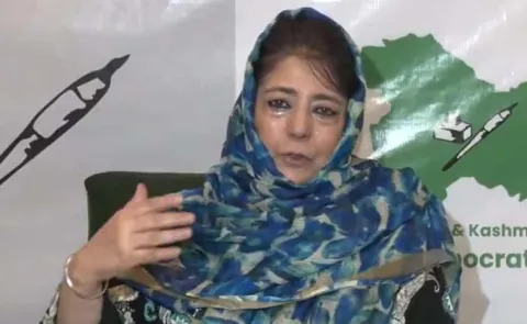 Mehbooba Mufti Ears and Says About India Pak War