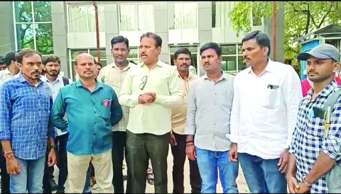 సచివాలయ ఉద్యోగుల నిరసనాగ్రహం 