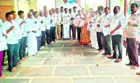 చేతులెత్తేసిన కూటమి సర్కార్‌ 