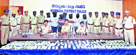ఐపీఎల్‌ క్రికెట్‌ బెట్టింగ్‌ రాయుళ్ల అరెస్టు