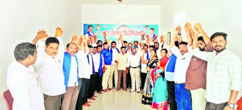 దళిత మహిళలపై దాడులను అరికట్టాలి 