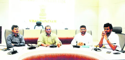 యోగా వేడుకల విజయవంతానికి చర్యలు 