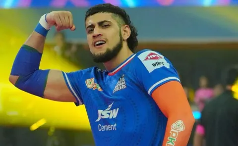 Record price for Iranian player Mohammad Reza Shadloui6