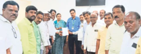 సీనియారిటీ ప్రకారమే పదోన్నతులు కల్పించాలి 