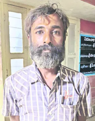 హైదరాబాద్‌ నుంచి  తీసుకొచ్చారు.. 

