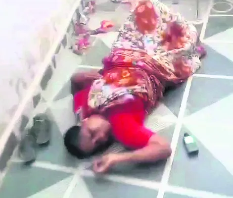 న్యాయం జరగలేదంటూ మహిళ ఆత్మహత్యాయత్నం 