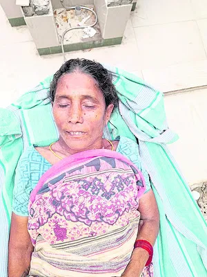 చికిత్స పొందుతూ వృద్ధురాలి మృతి