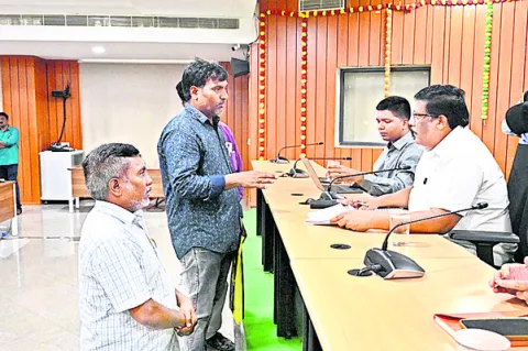 దరఖాస్తులు పెండింగ్‌లో ఉంచొద్దు
