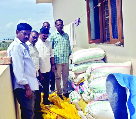 రేషన్‌ బియ్యం పట్టివేత