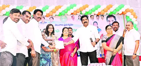 దీపావళి నాటికి గృహ ప్రవేశాలు