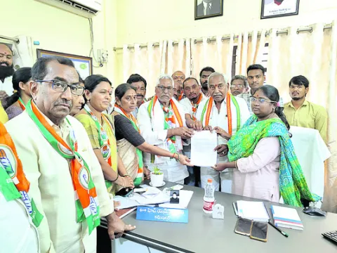 వార్డుల విభజన శాసీ్త్రయంగా చేయండి