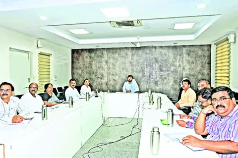 కోటీశ్వరులను చేయడమే లక్ష్యం