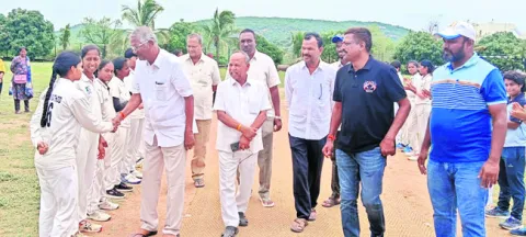 ఉత్సాహంగా మహిళా క్రికెట్‌ లీగ్‌ 