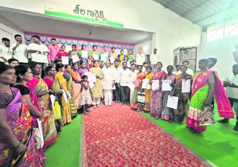 మహిళల సమగ్రాభివృద్ధే ధ్యేయం 