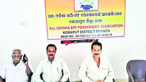 ఈపీఎఫ్‌ పింఛన్‌ రూ. పది వేలకు పెంచాలి 