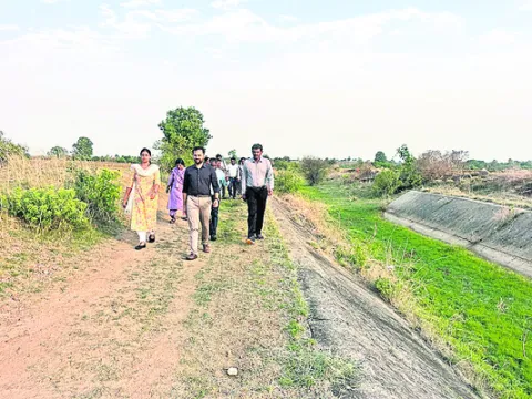 ప్రాజెక్టులు, కాలువలు పరిశీలన