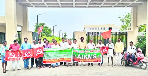 నకిలీ విత్తనాలను అరికట్టాలి