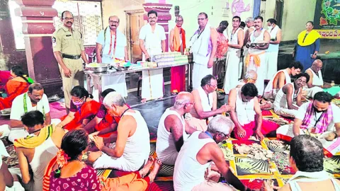 పైడితల్లి హుండీల ఆదాయం లెక్కింపు
