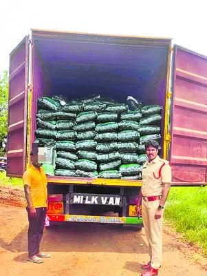 ఉపాధ్యాయులను వేధింపులకు  గురి చేస్తున్న అధికారులు: ఏపీట
