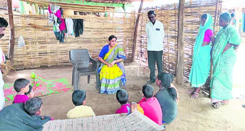 బడీడు పిల్లలు స్కూళ్లలో ఉండాలి
