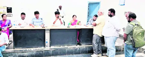 విద్యార్థులకు నాణ్యమైన భోజనం