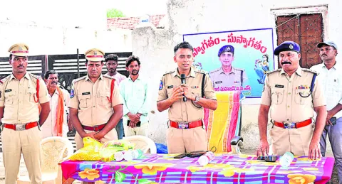 చదువుతోనే ఆదివాసీల అభివృద్ధి 